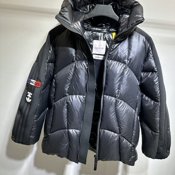 ハイクオリティダウンジャケット角部分ディテール